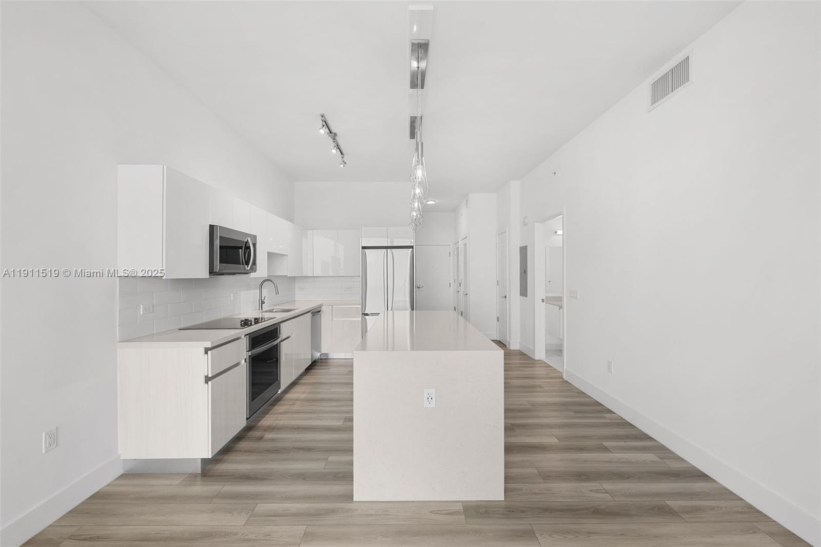 101 Diplomat Pkwy #605 Hallandale Beach, FL 33009