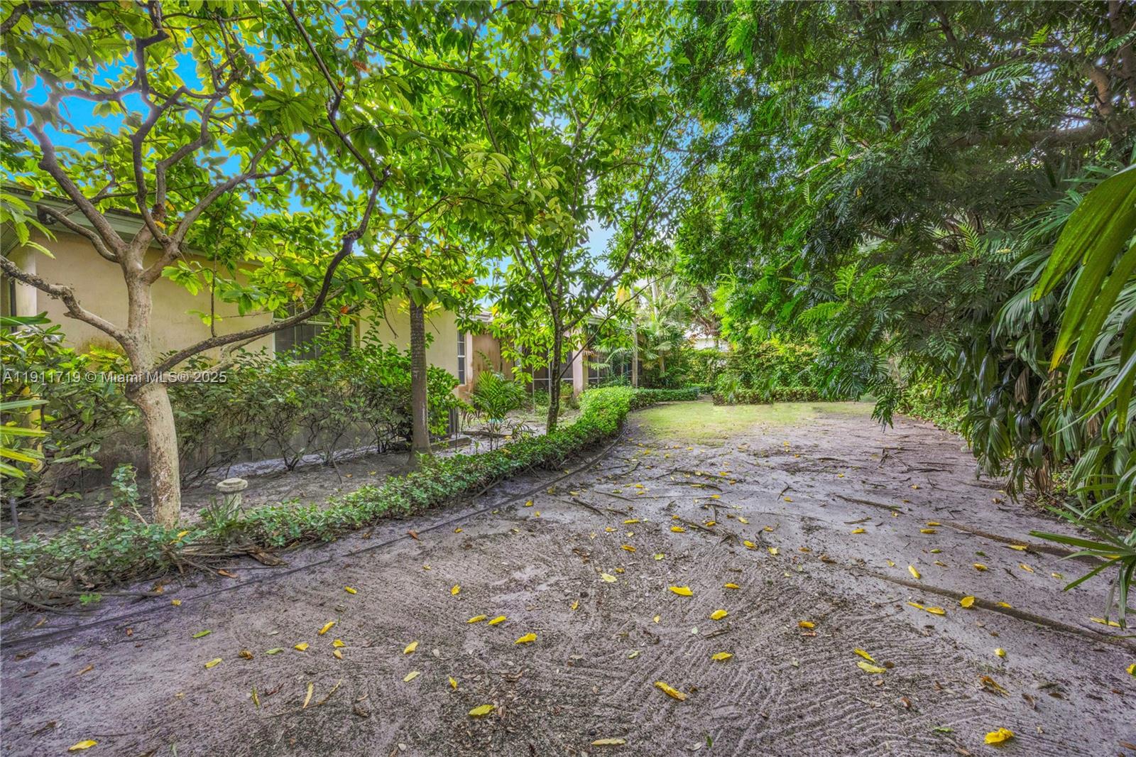 919 Tendilla Ave Coral Gables, FL 33134