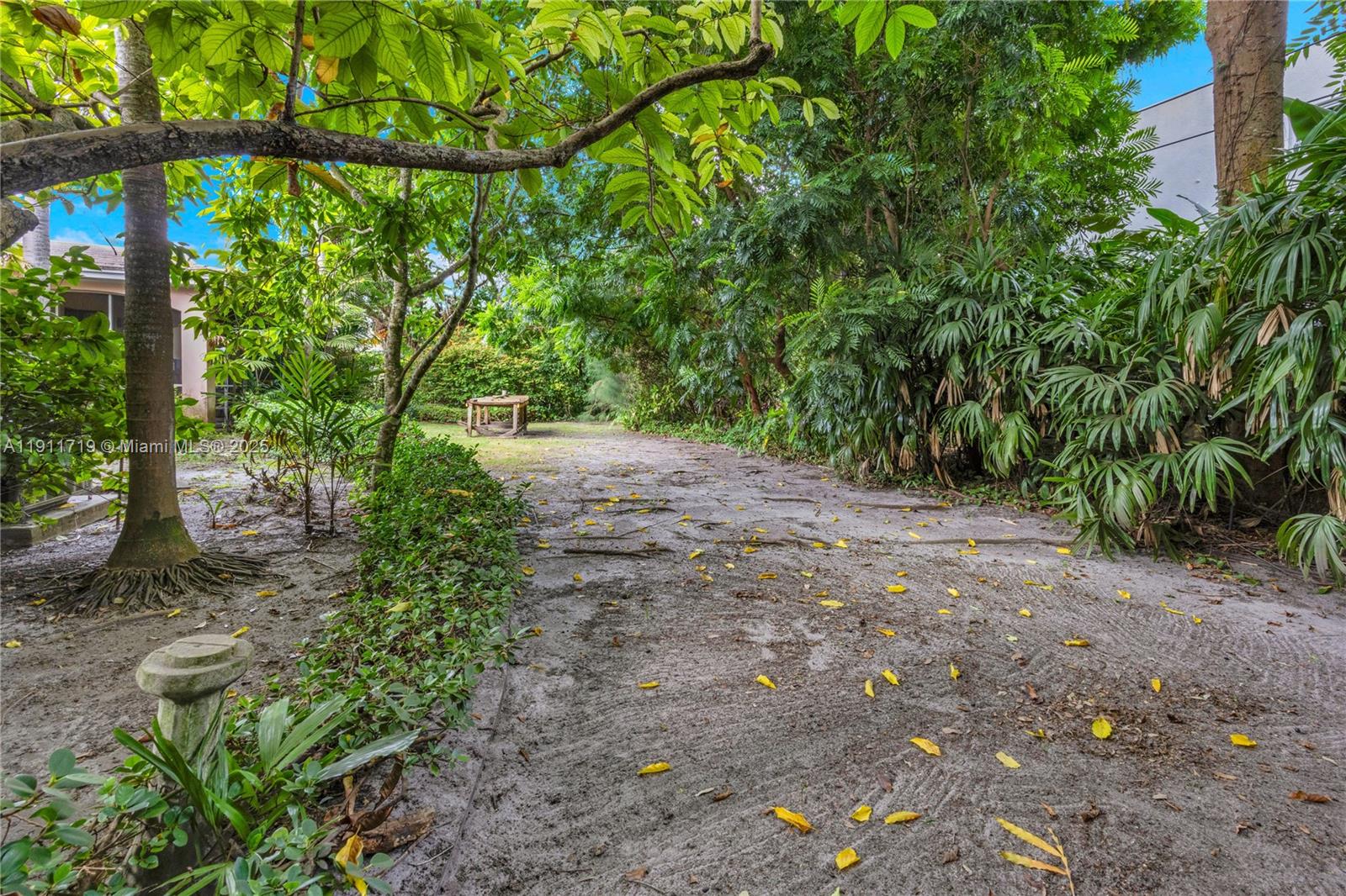 919 Tendilla Ave Coral Gables, FL 33134