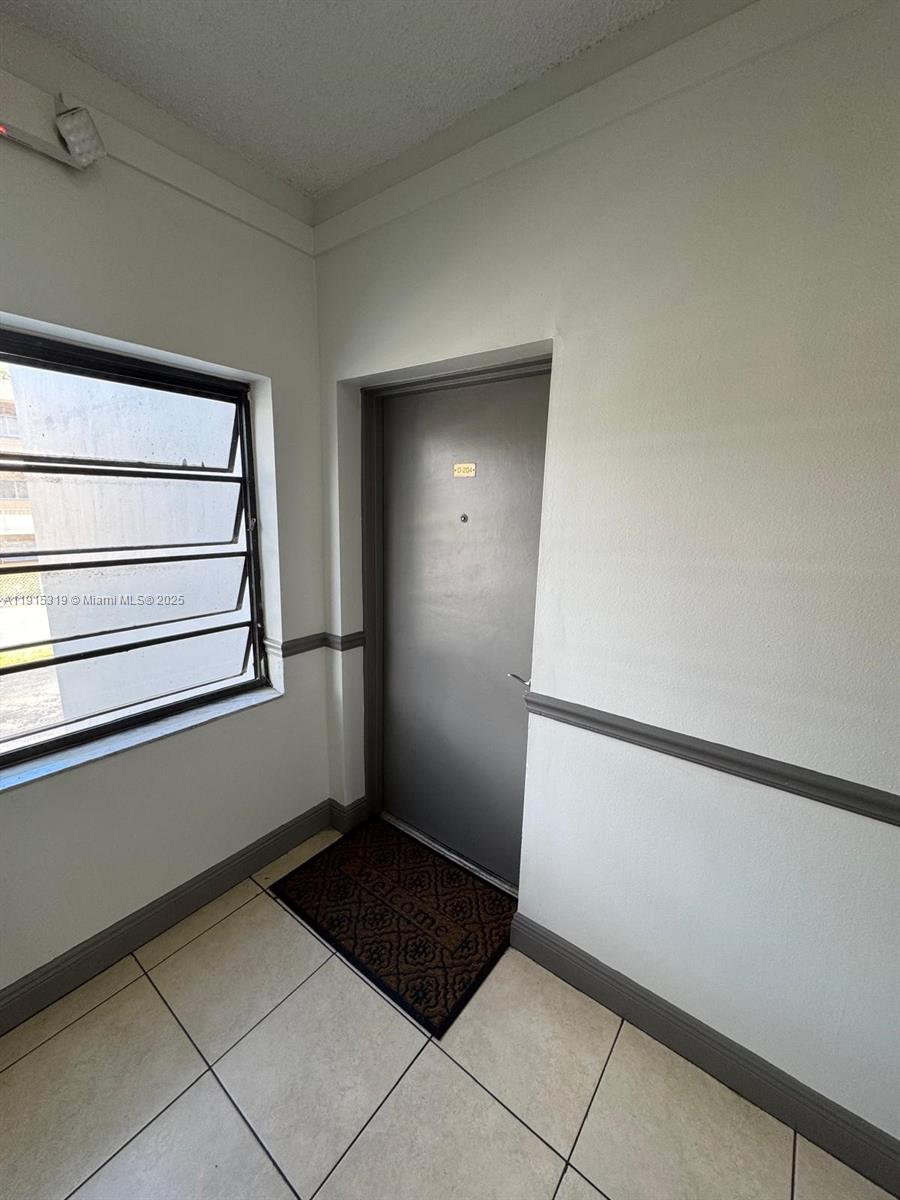 10431 N Kendall Dr #D204