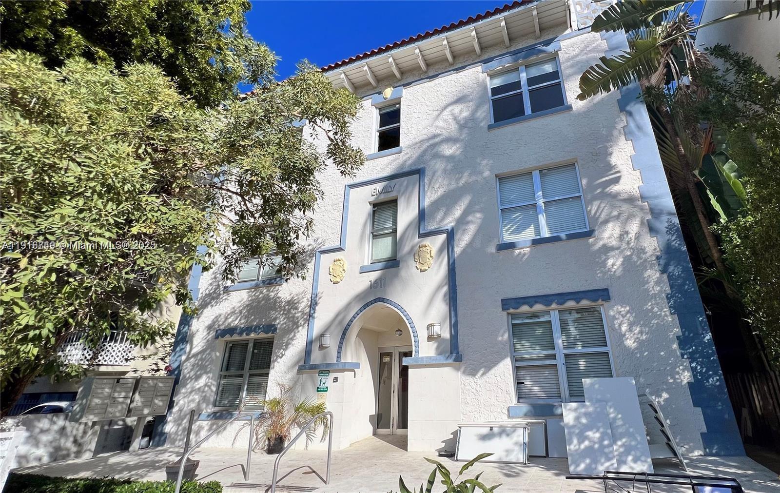 1611 Meridian Ave #104