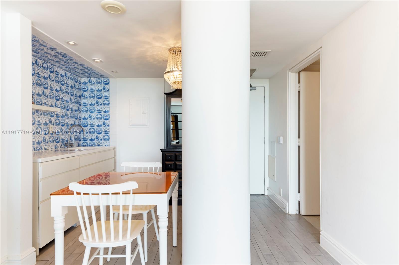 image 1100 West Condo17