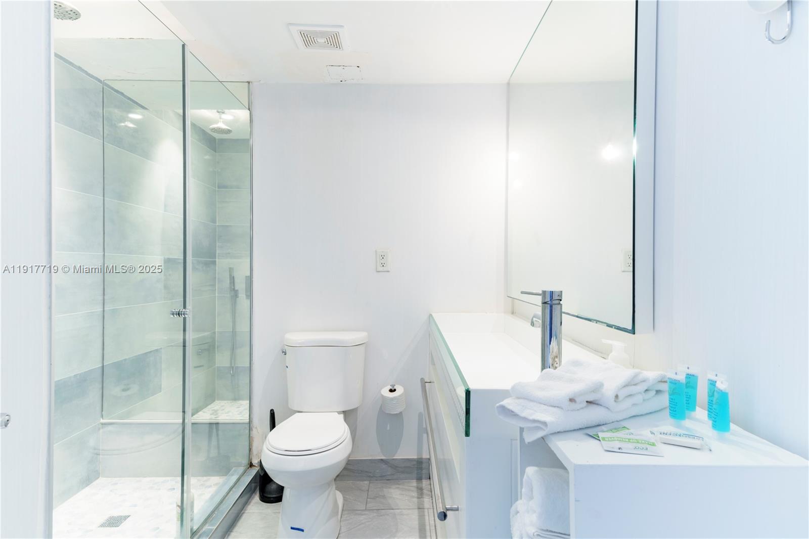 image 1100 West Condo20