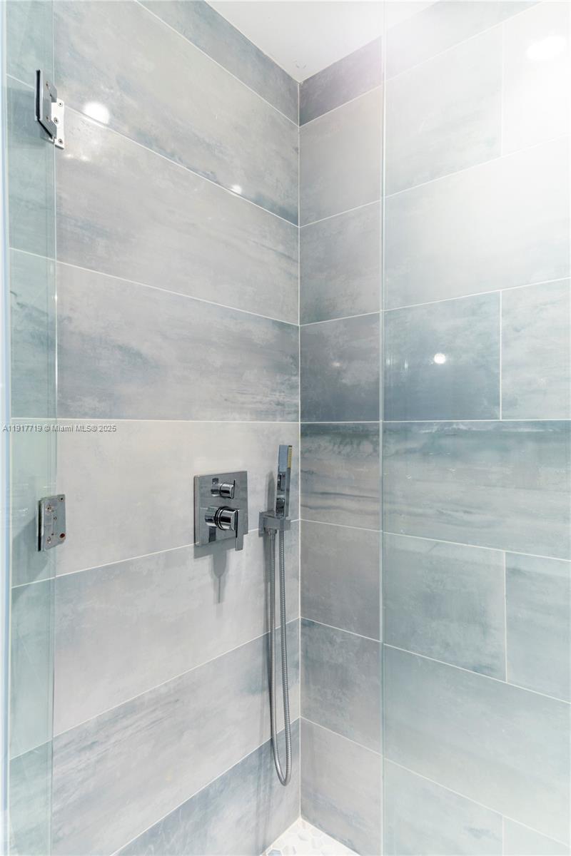 image 1100 West Condo22