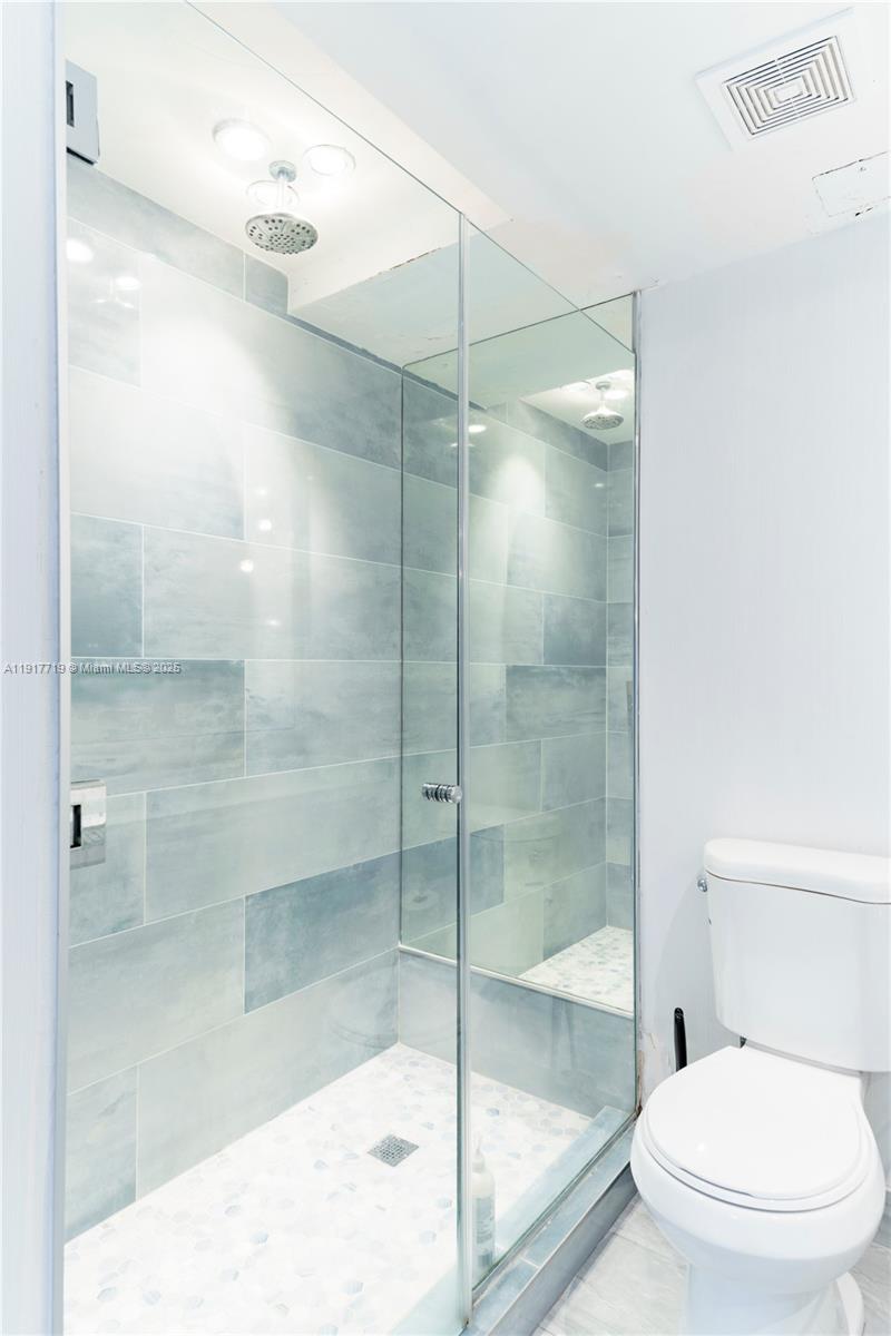 image 1100 West Condo23