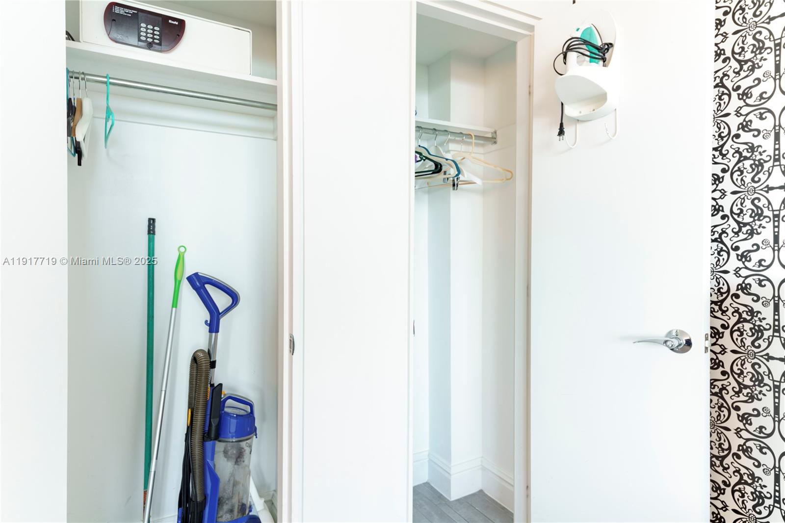 image 1100 West Condo24