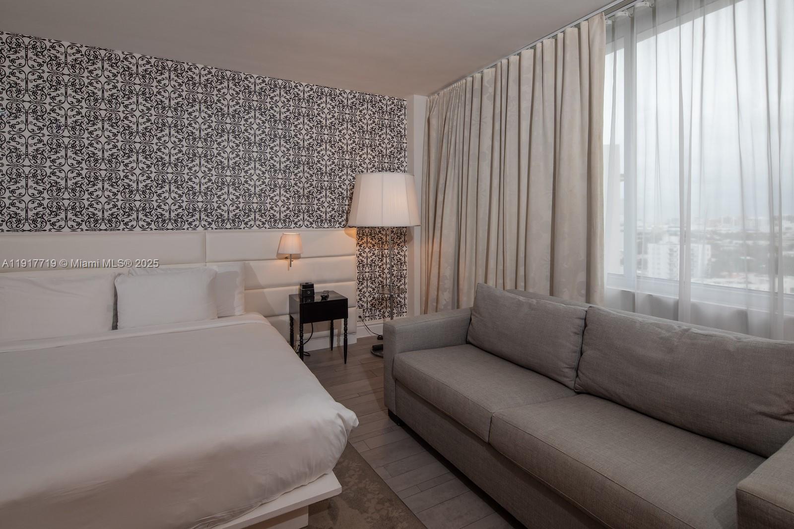 image 1100 West Condo2