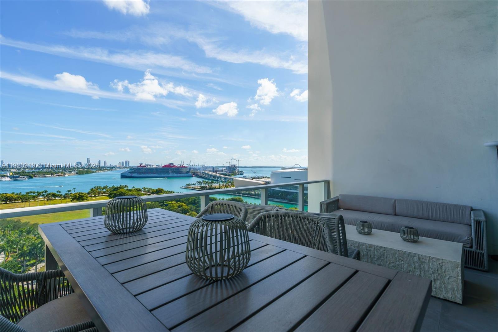 image Ten Museum Park30