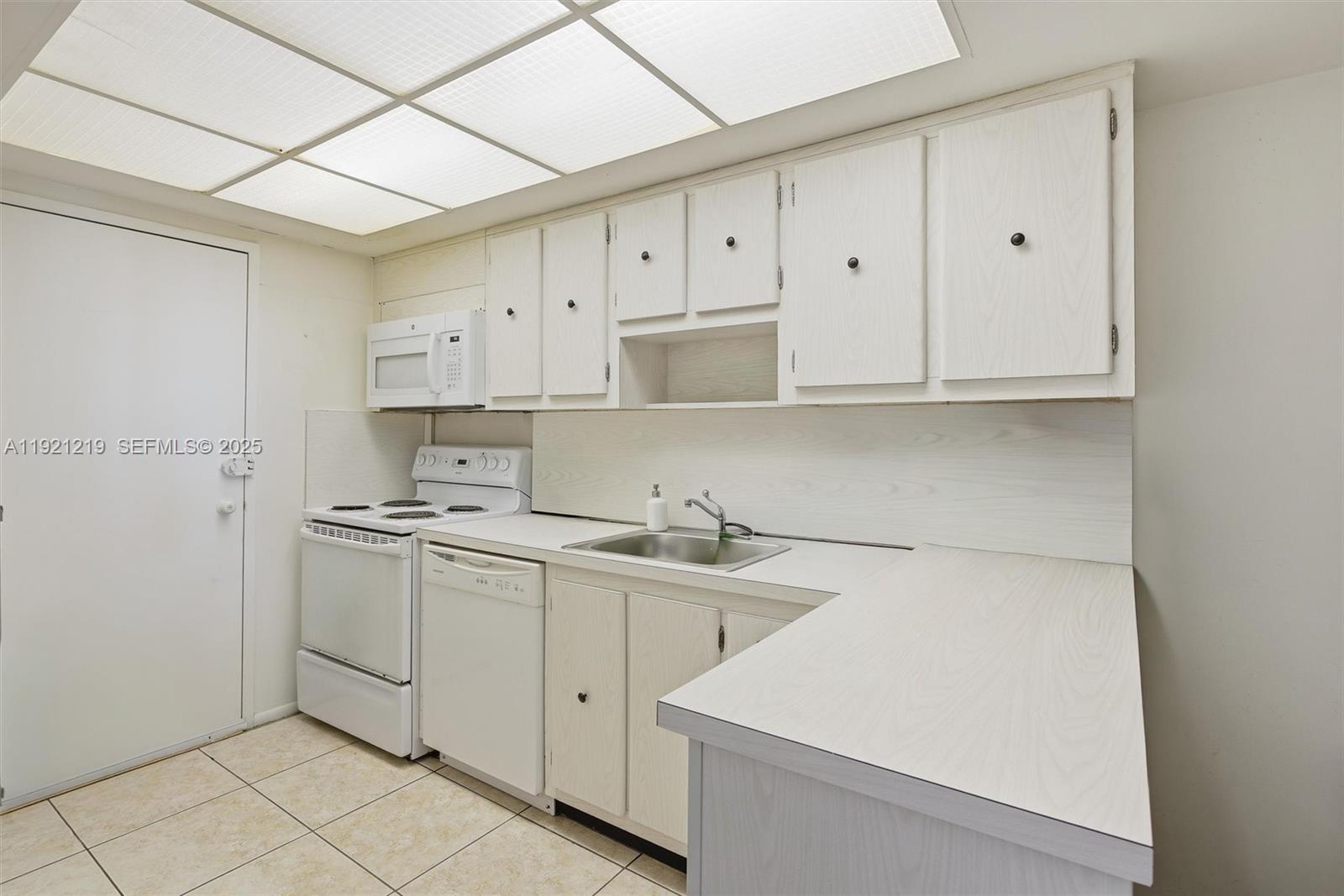 18071 Biscayne Blvd #802 Aventura, FL 33160