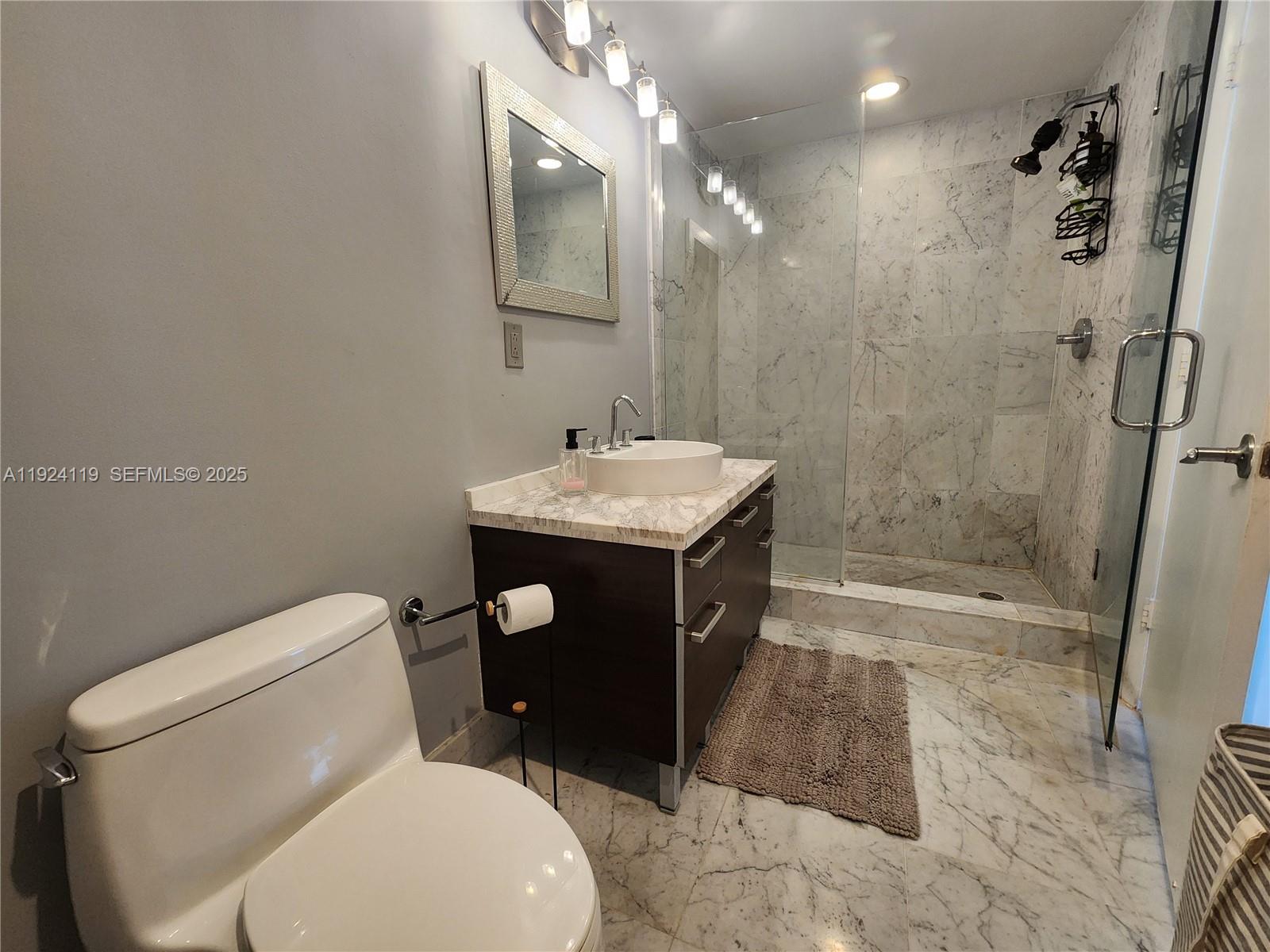 image Vizcayne North11