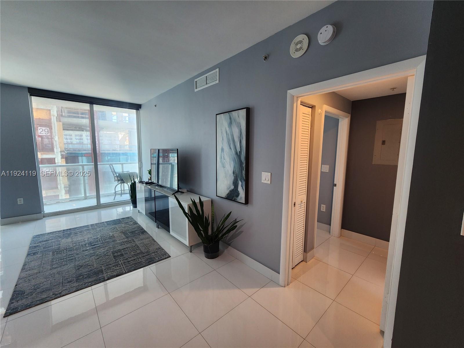 image Vizcayne North5