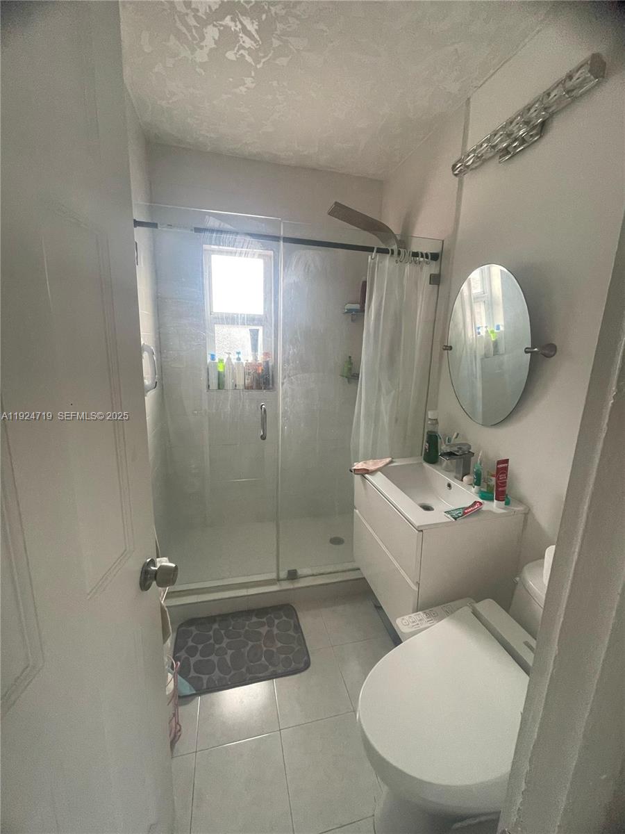 3718 NW 12th St Miami, FL 33126