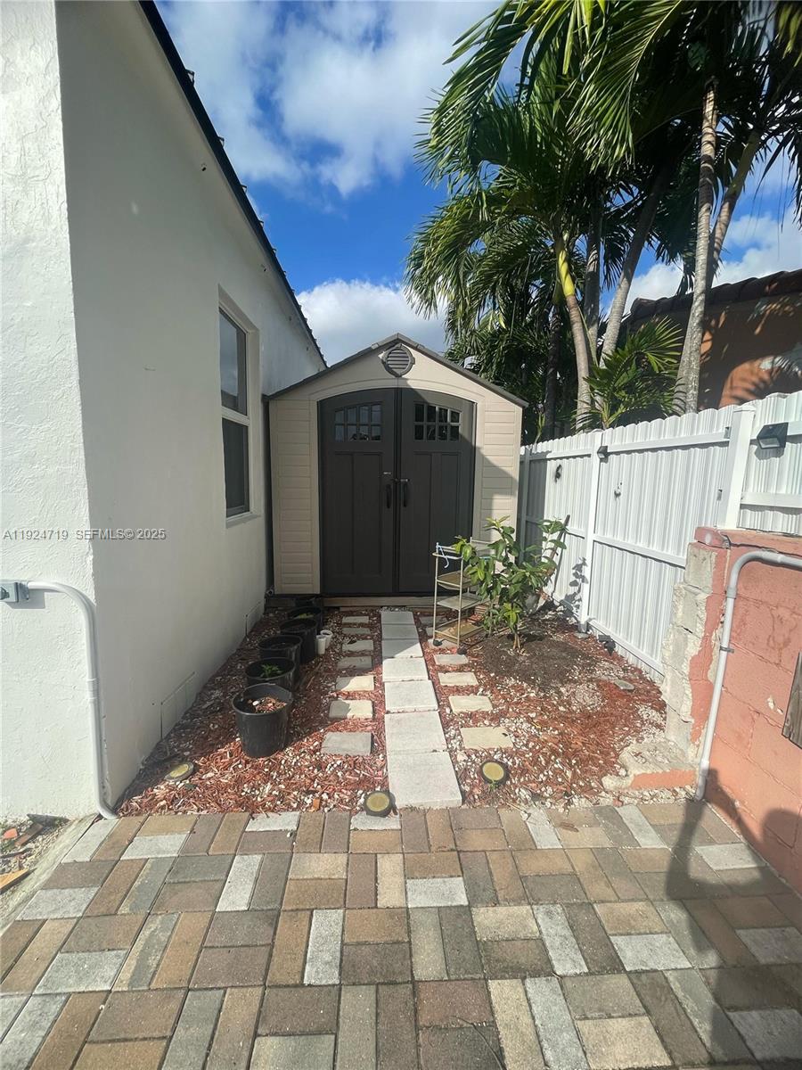 3718 NW 12th St Miami, FL 33126