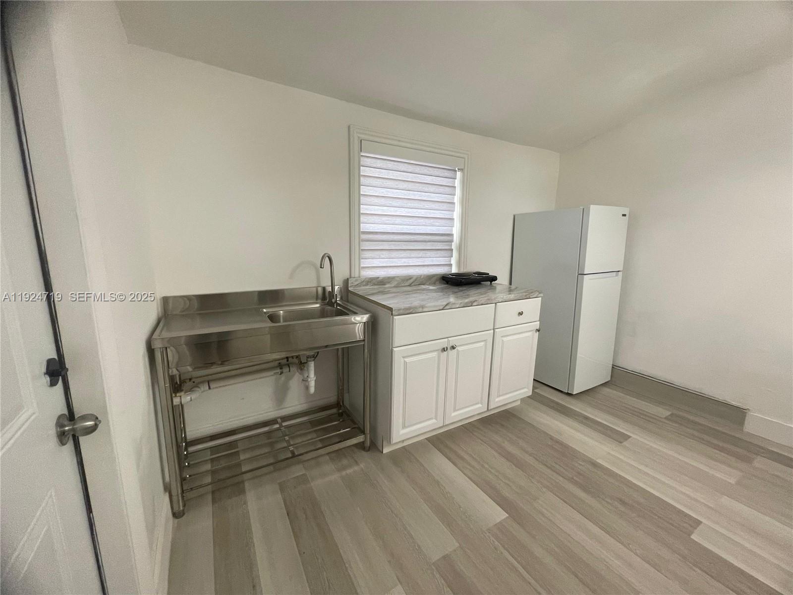 3718 NW 12th St Miami, FL 33126