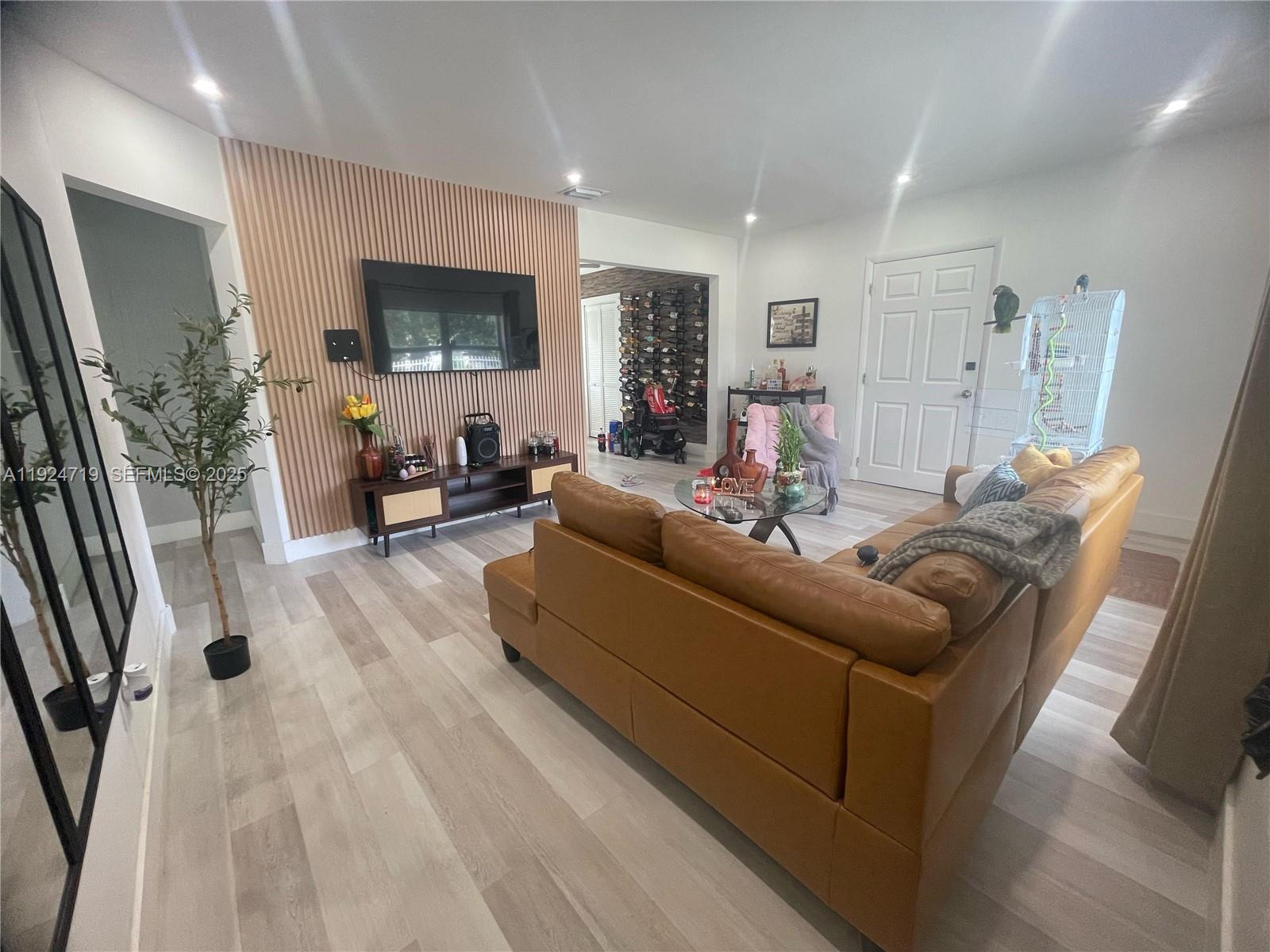 3718 NW 12th St Miami, FL 33126