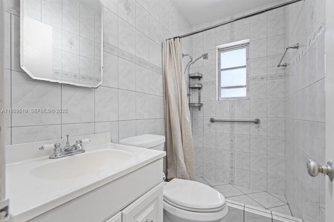 1400 SW 29th Ave Miami, FL 33145