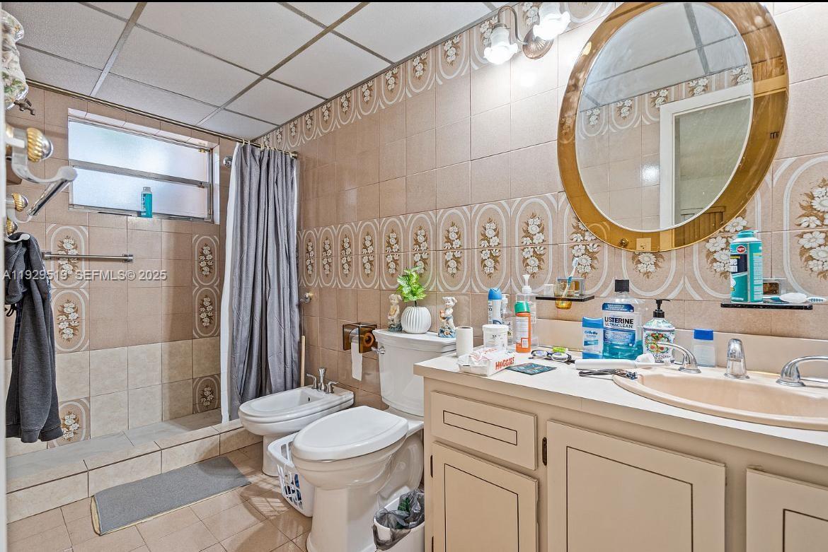 1400 SW 29th Ave Miami, FL 33145