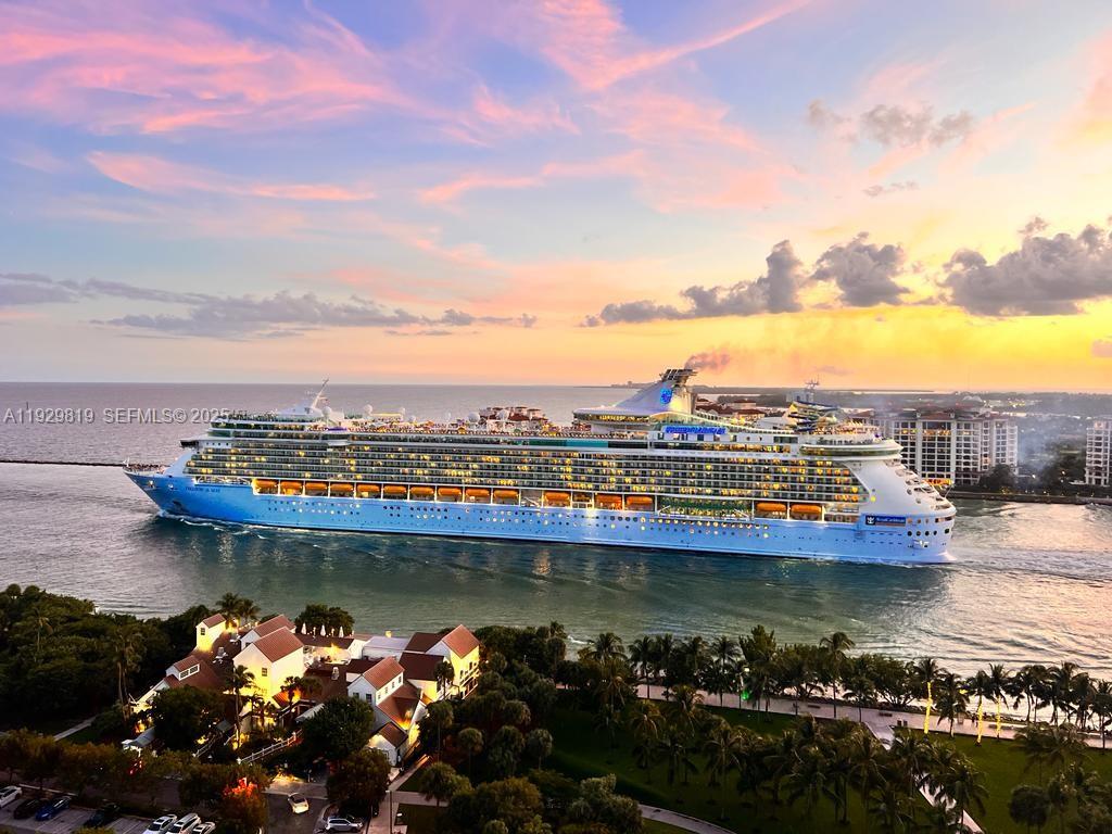 image South Pointe Towers1