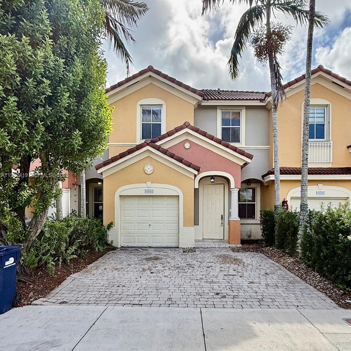 16660 SW 83rd Ln #16660 Miami, FL 33193