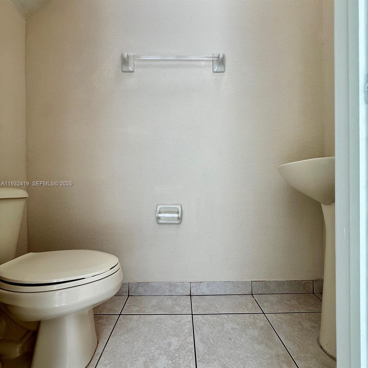 16660 SW 83rd Ln #16660 Miami, FL 33193