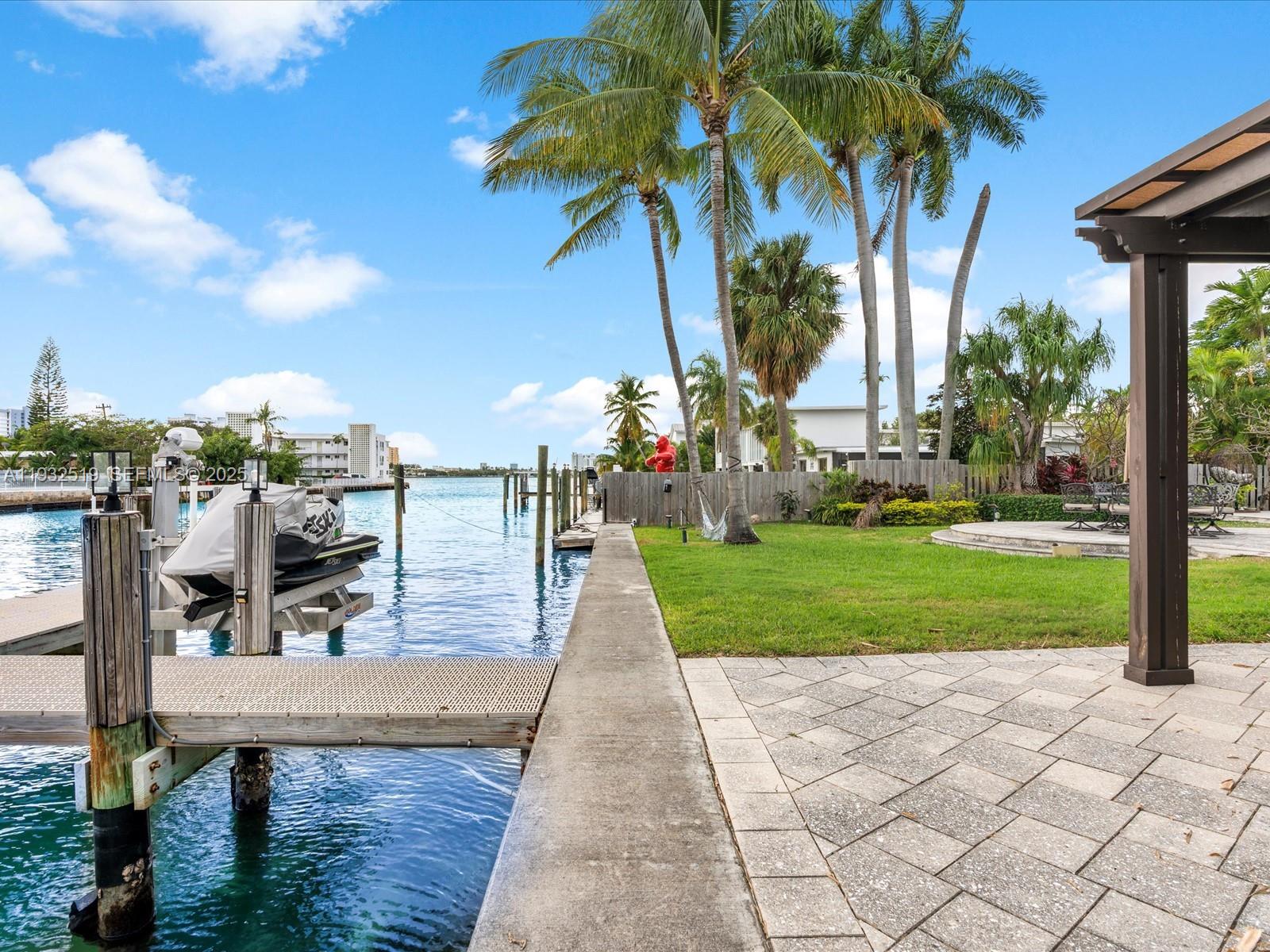 1000 S Shore Dr Miami Beach, FL 33141