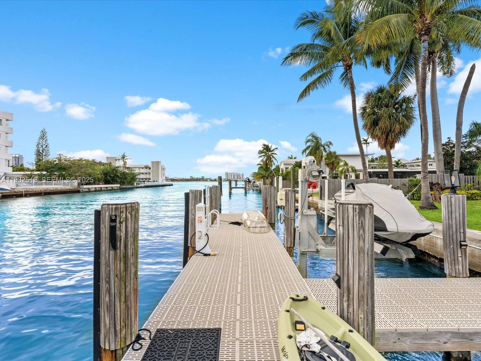 1000 S Shore Dr Miami Beach, FL 33141