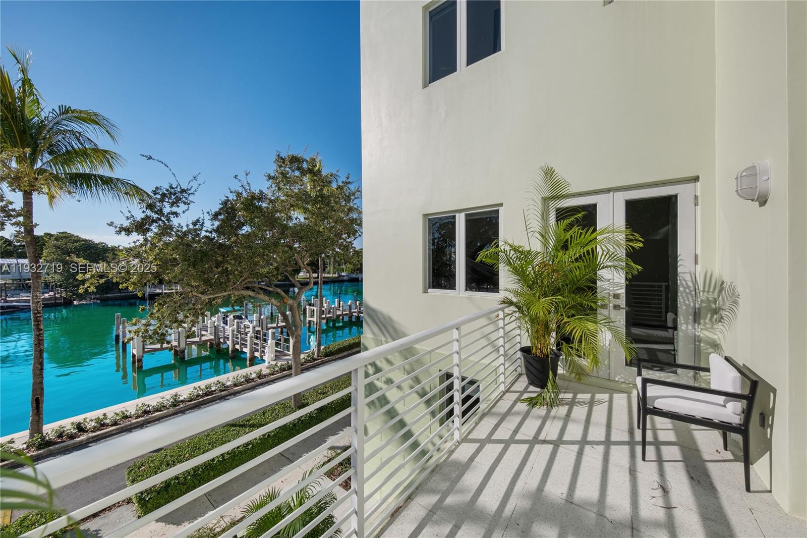 6109 W Laguna Dr W #6109 Miami Beach, FL 33141