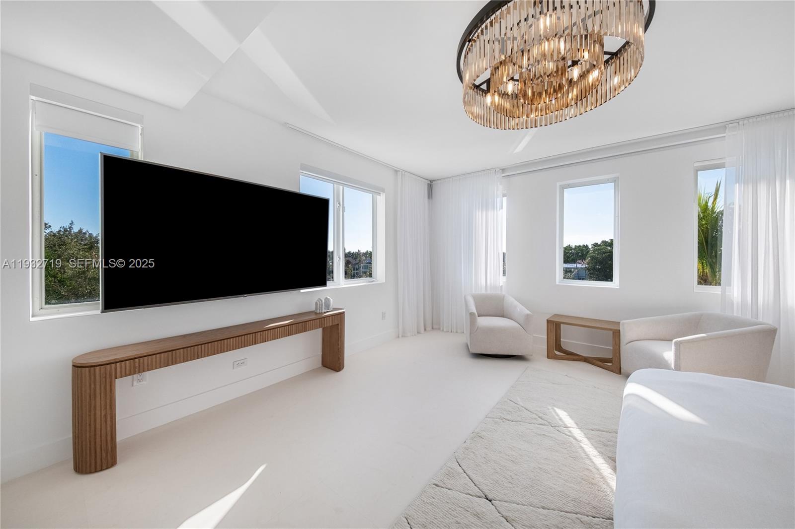 6109 W Laguna Dr W #6109 Miami Beach, FL 33141