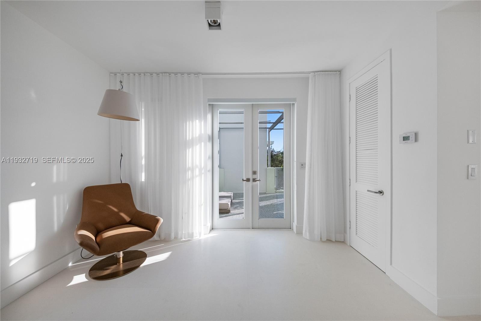 6109 W Laguna Dr W #6109 Miami Beach, FL 33141