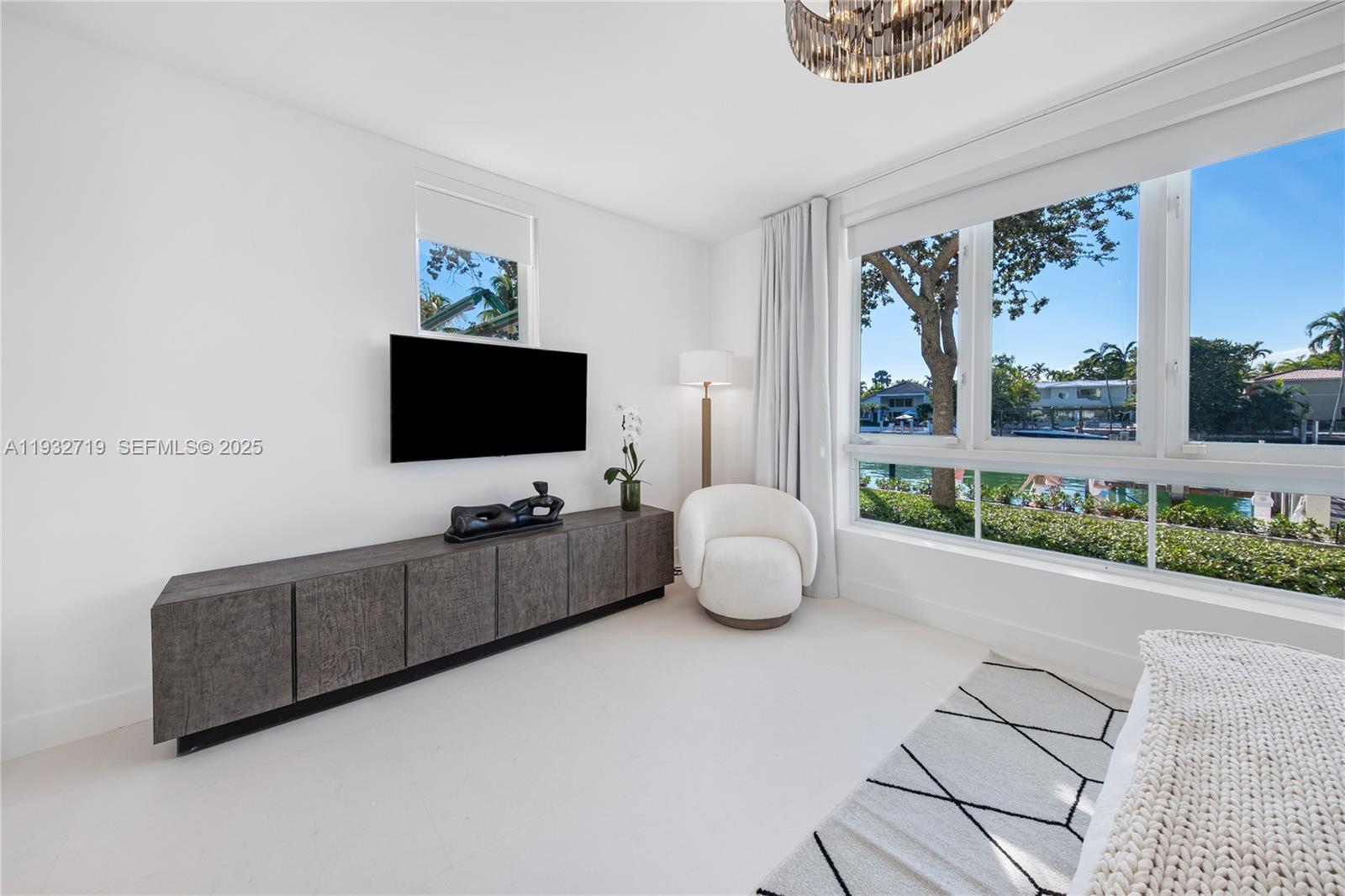 6109 W Laguna Dr W #6109 Miami Beach, FL 33141