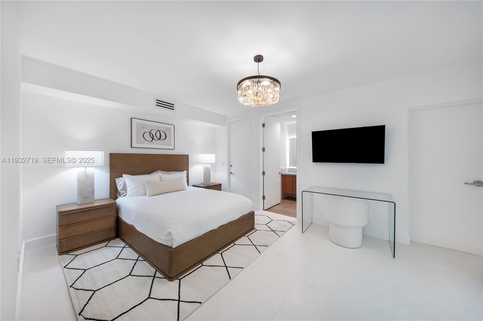 6109 W Laguna Dr W #6109 Miami Beach, FL 33141