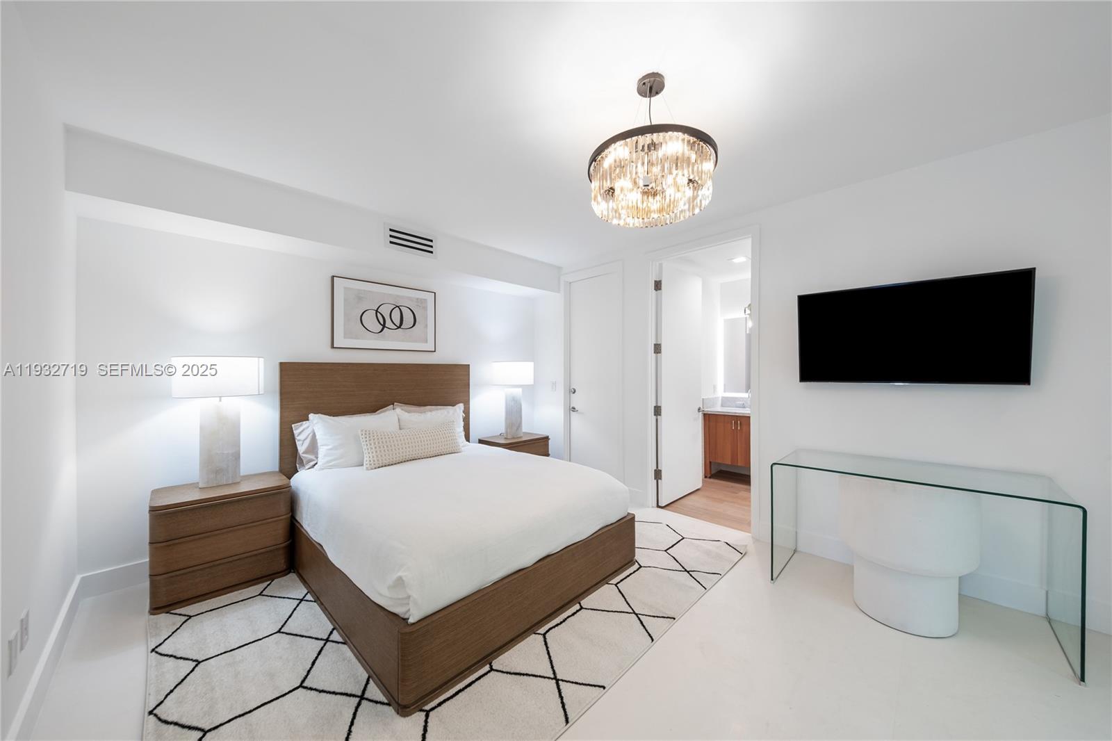 6109 W Laguna Dr W #6109 Miami Beach, FL 33141