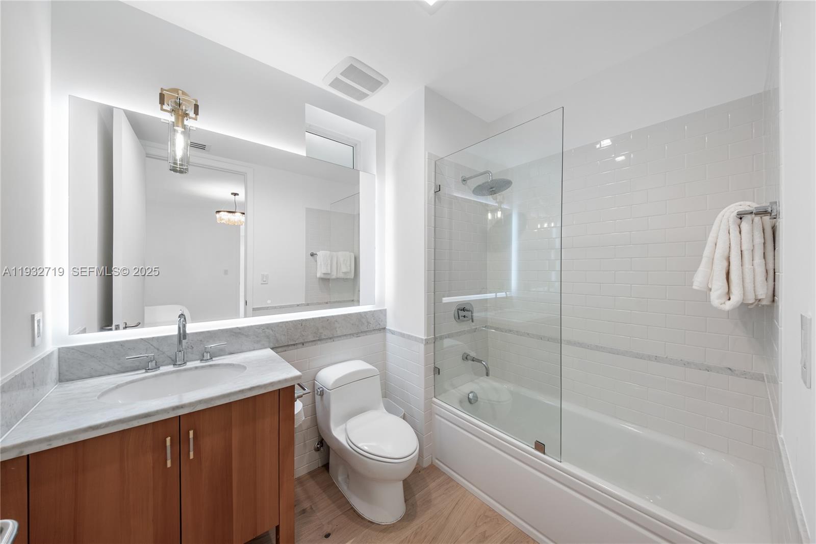 6109 W Laguna Dr W #6109 Miami Beach, FL 33141