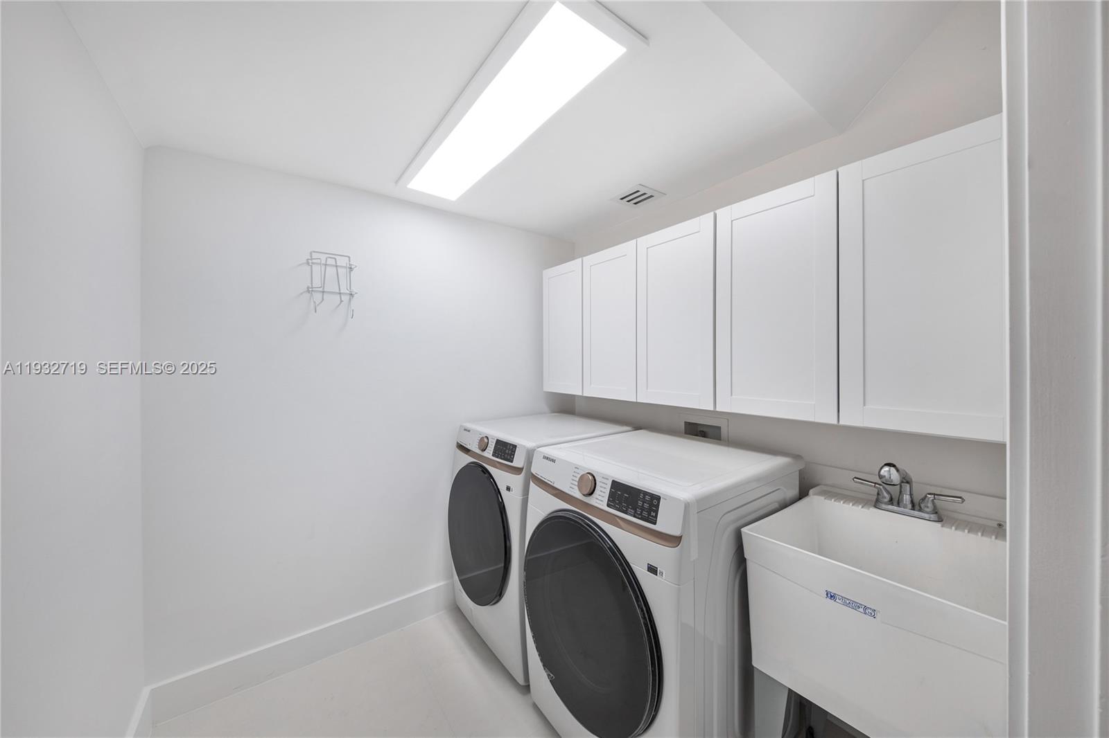 6109 W Laguna Dr W #6109 Miami Beach, FL 33141