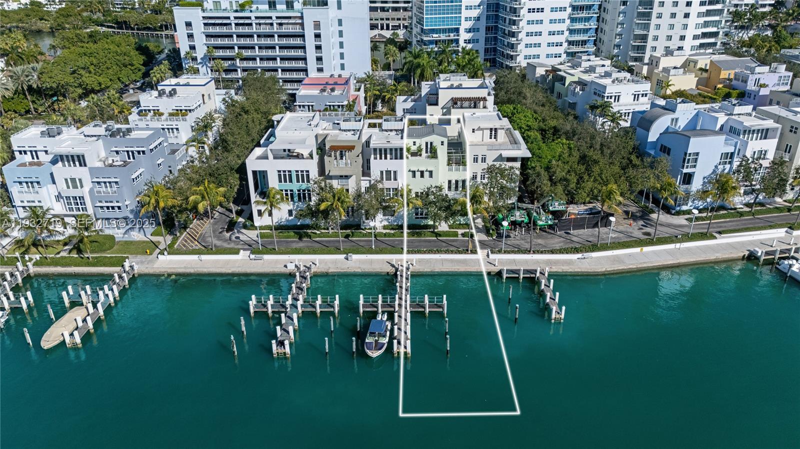 6109 W Laguna Dr W #6109 Miami Beach, FL 33141