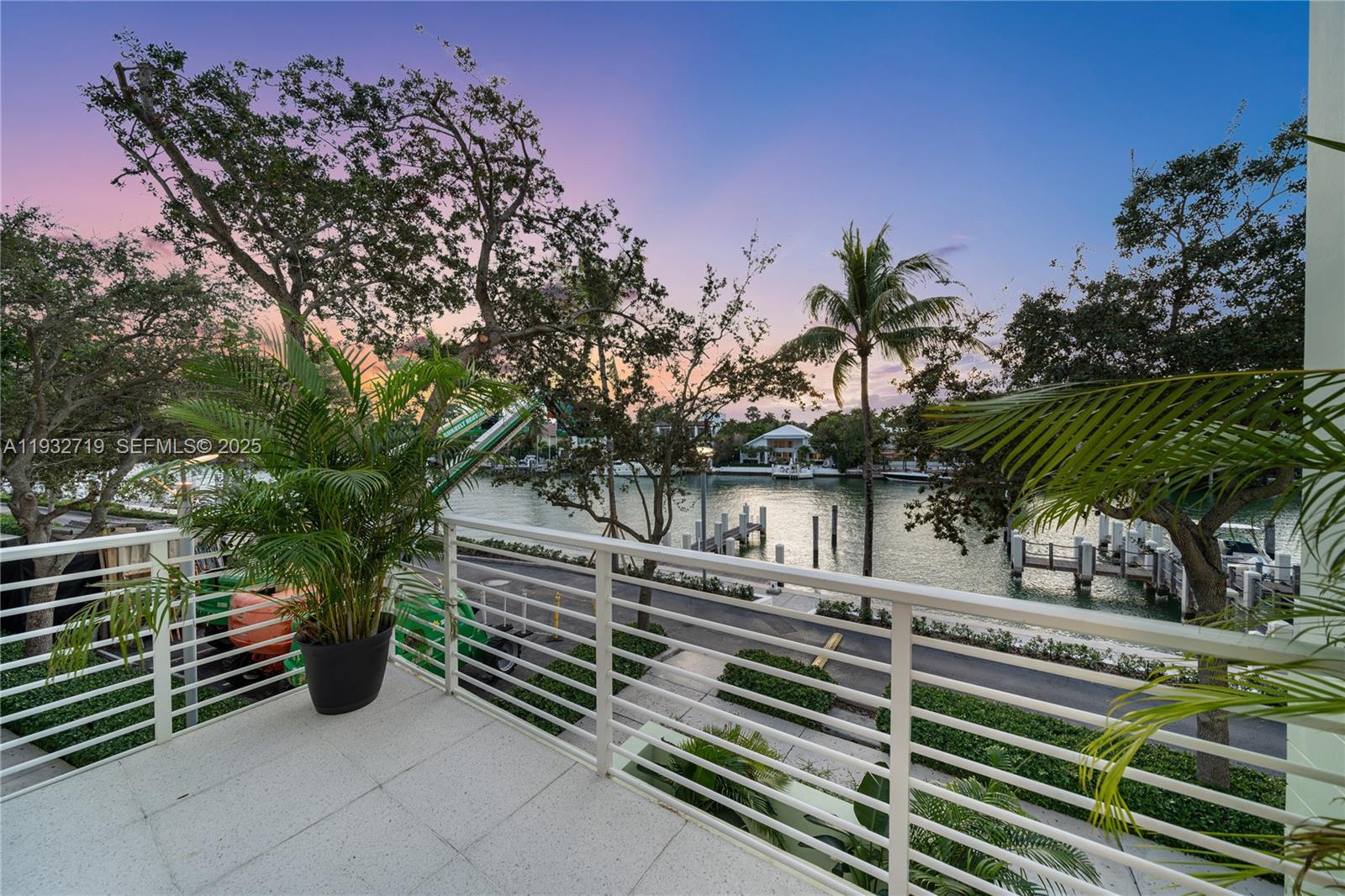 6109 W Laguna Dr W #6109 Miami Beach, FL 33141