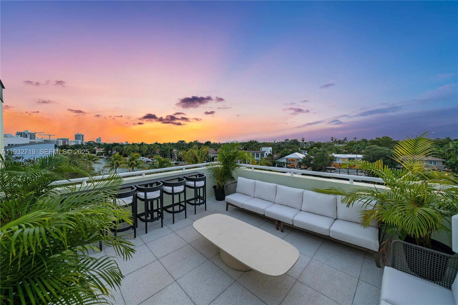 6109 W Laguna Dr W #6109 Miami Beach, FL 33141