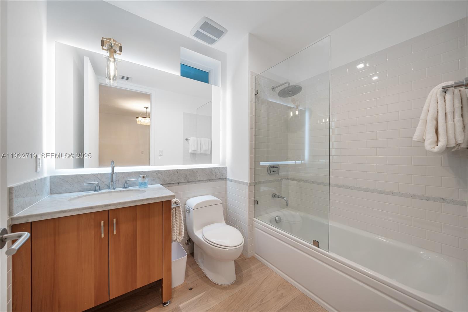 6109 W Laguna Dr W #6109 Miami Beach, FL 33141