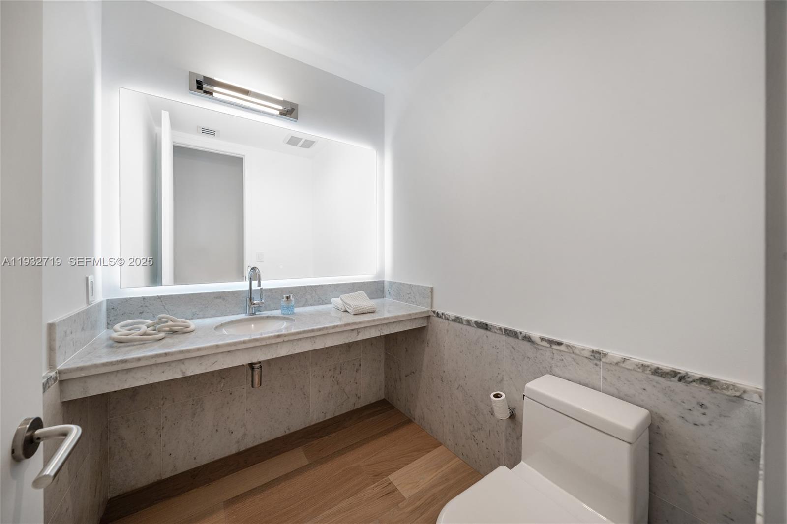 6109 W Laguna Dr W #6109 Miami Beach, FL 33141