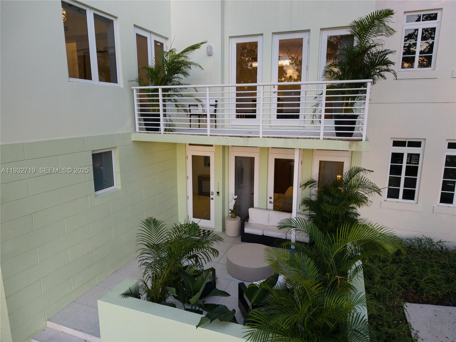 6109 W Laguna Dr W #6109 Miami Beach, FL 33141