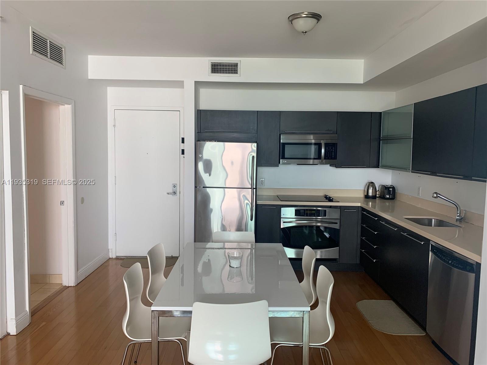 image The Ivy at Riverfront7