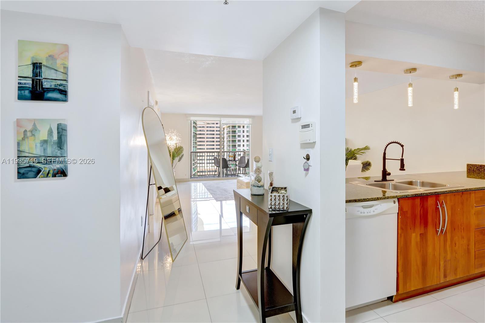 image The Club At Brickell Bay6