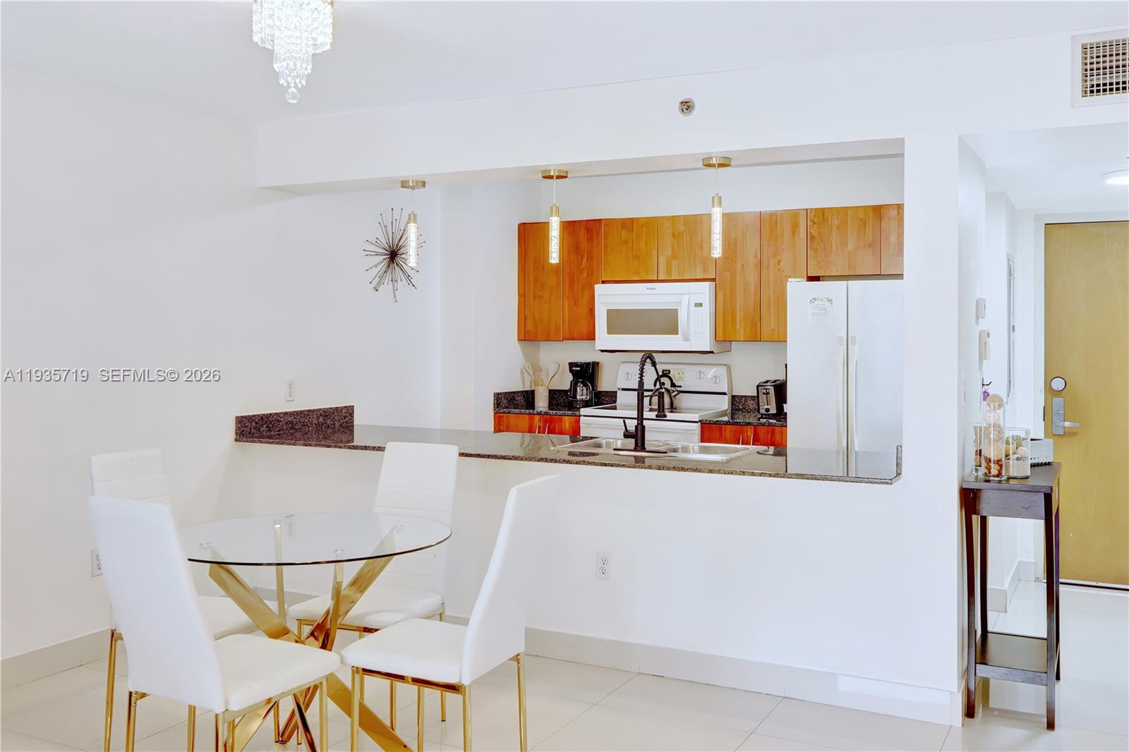 image The Club At Brickell Bay7