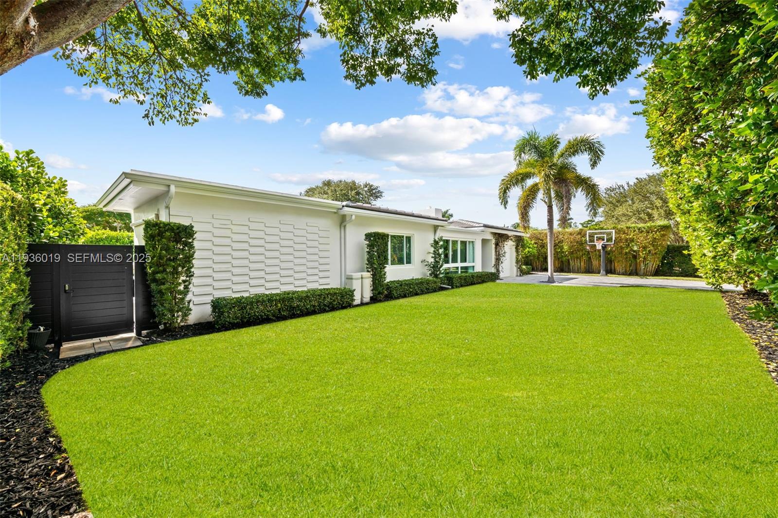 2728 NE 19th St Fort Lauderdale, FL 33305