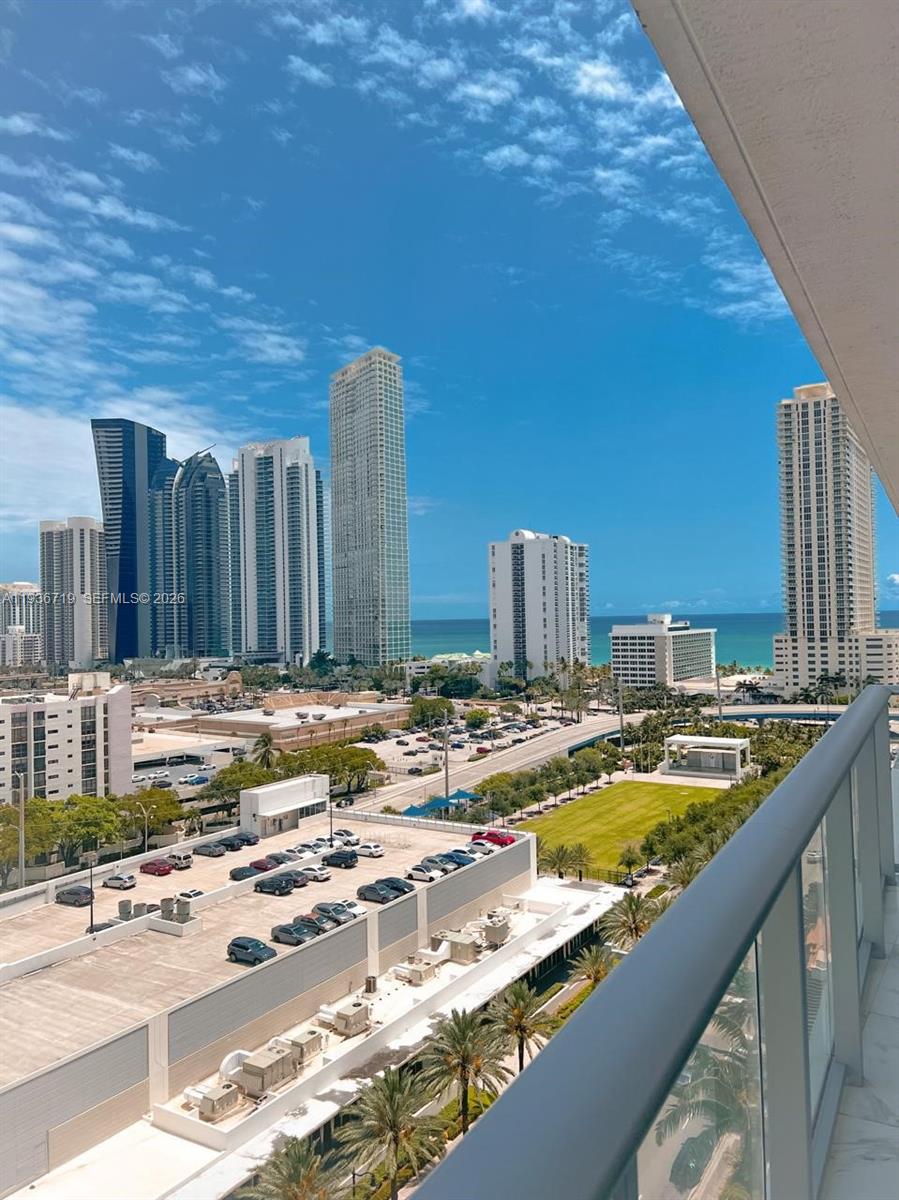 image Parque Towers Condo19