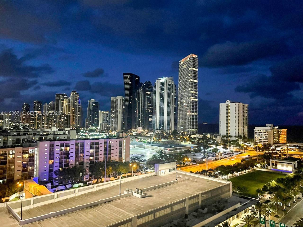 image Parque Towers Condo21