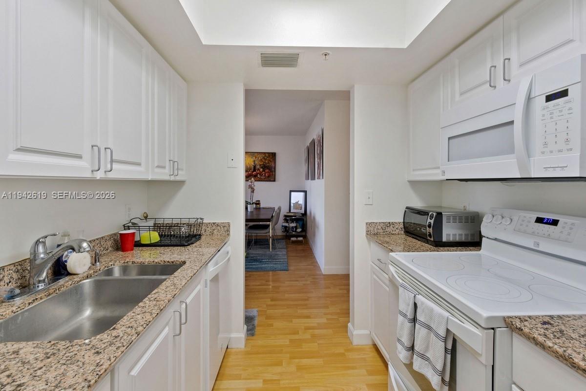 image Yacht Club At Portofino7