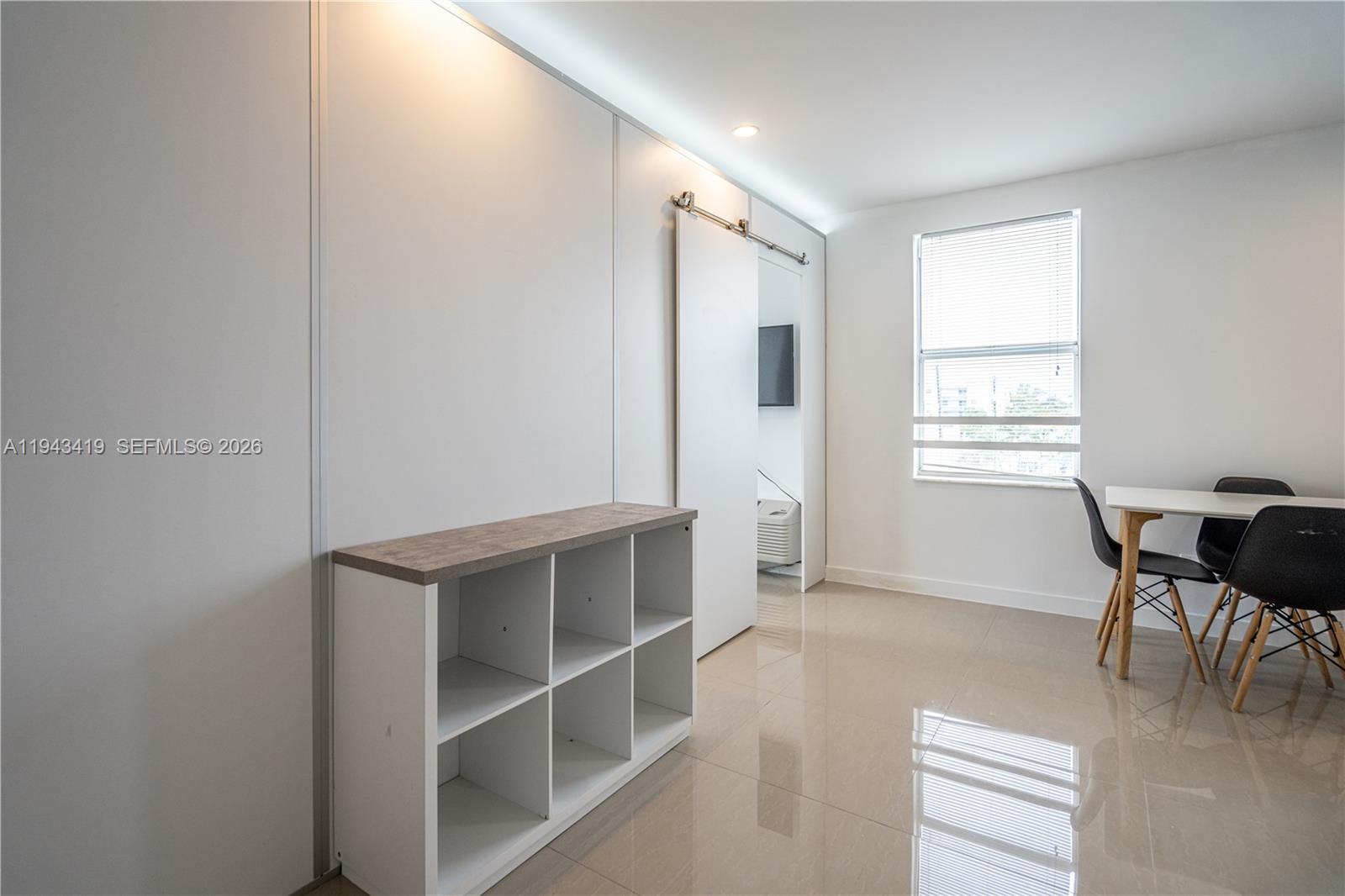 924 Marseille Dr #38 Miami Beach, FL 33141