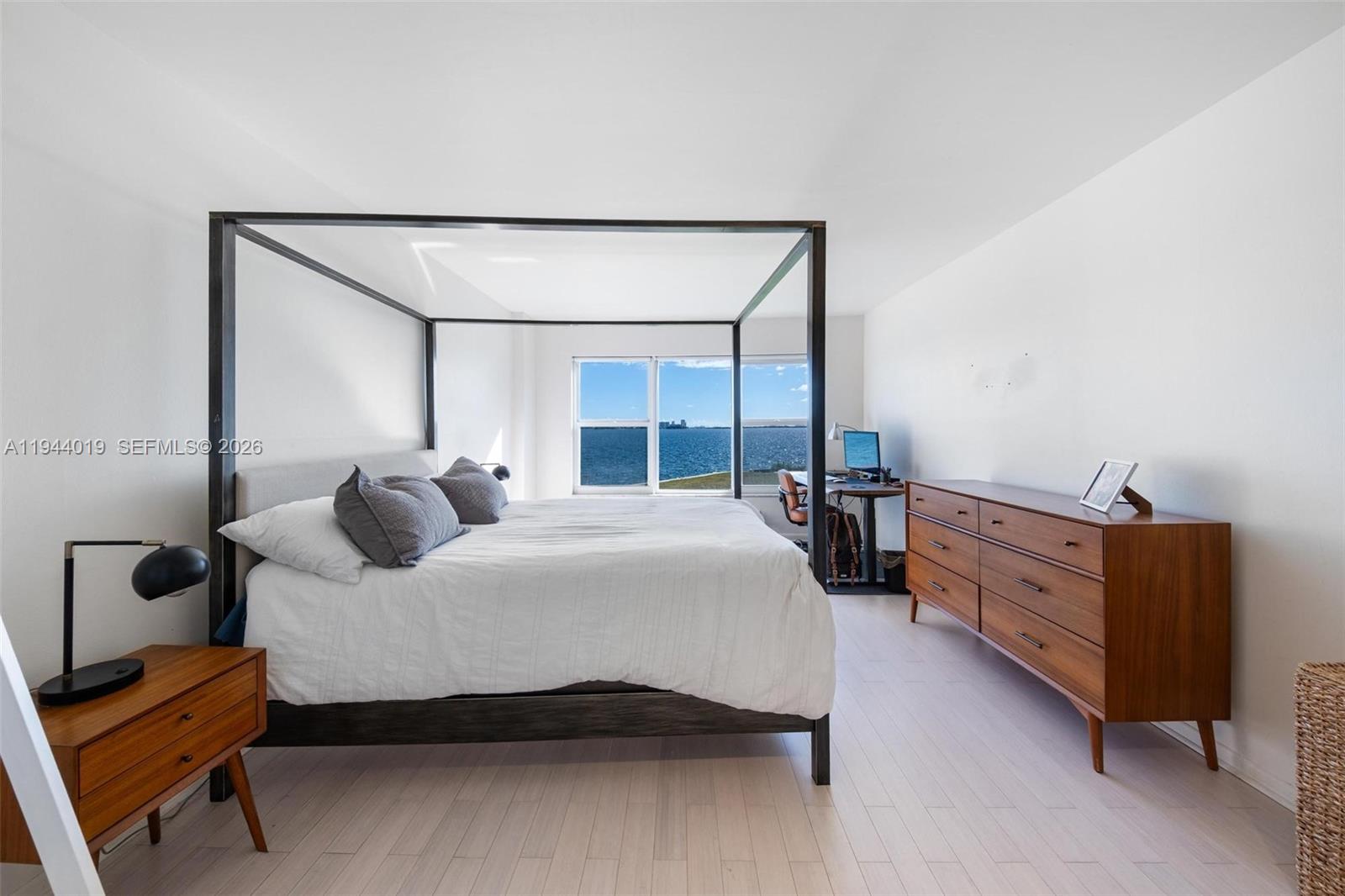 11111 Biscayne Blvd #207 Miami, FL 33181