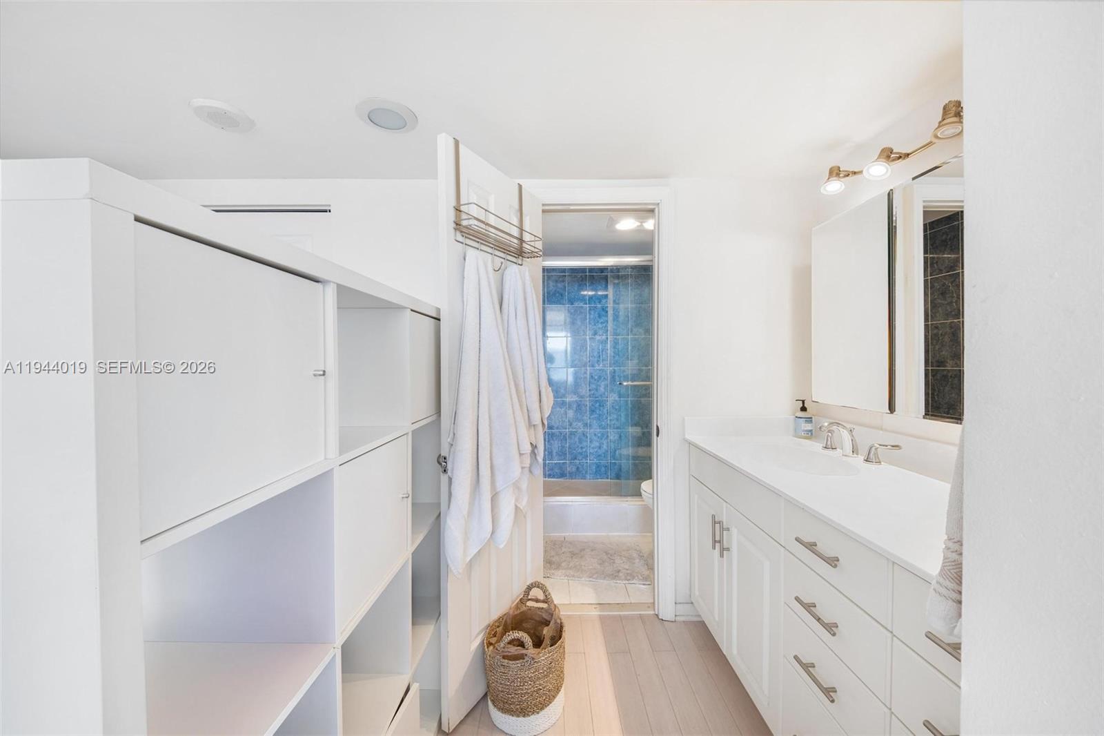 11111 Biscayne Blvd #207 Miami, FL 33181